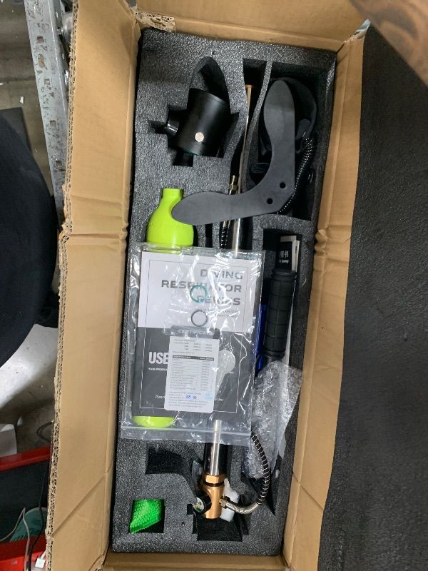 Photo 1 of HOUVAN Mini Scuba Tank 0.5L Diving Tank with DOT Certification Up to Support 10 Minutes Underwater Breathing Reusable Backup Tanks for Underwater Shooting and Rescue Operations Operations,C-GN
