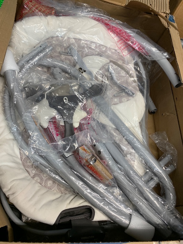 Photo 1 of (see all images) Graco DuetConnect LX Seat & Bouncer, Multi-Direction Seat, Multiple Swinging Speeds, Easily Portable, Redmond