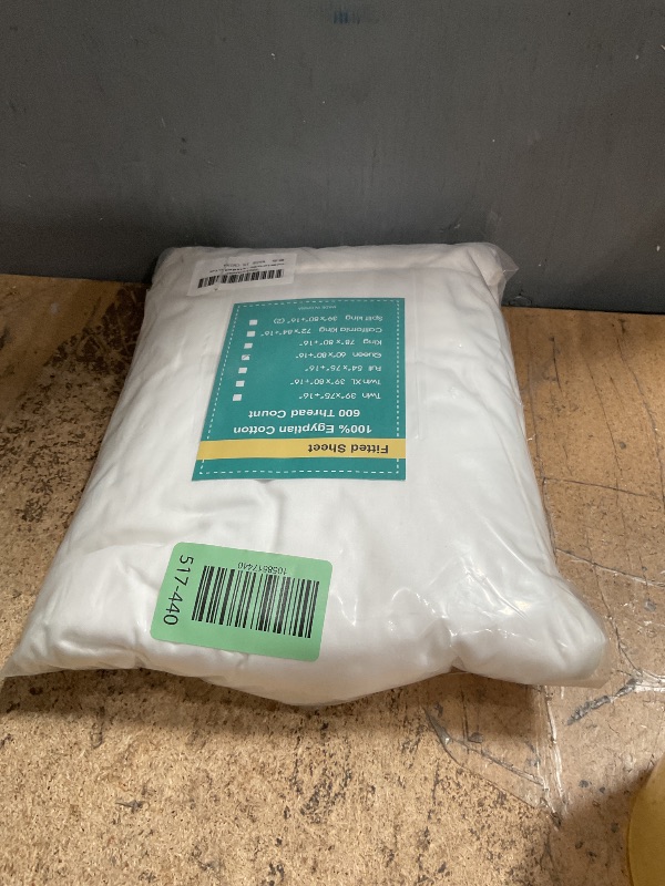 Photo 1 of 100% Egyptian Cotton Fitted Sheet Queen Size Only, 600 Thread Count, 8"-16" Deep Pocket Sateen Weave Bottom Sheet, Soft Breathable Comfy & Hotel Quality (Queen, White)