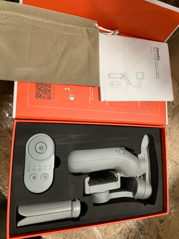 Photo 2 of AI Sports Gimbal Kit – Auto-Tracking with Player Tracking for Team Sports, Smartphone Stabilizer for Football & Basketball, Includes Remote Control, Compatible with iPhone 16 & Android