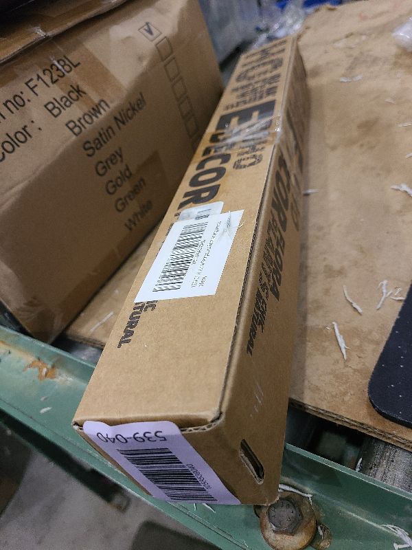 Photo 1 of 120PCS Natural Dried Pampas Grass Boho Home Decor Bouquet Phragmites Dried Flowers Bouquet for Wedding Floral Arrangements Home Decorations (120PCS)