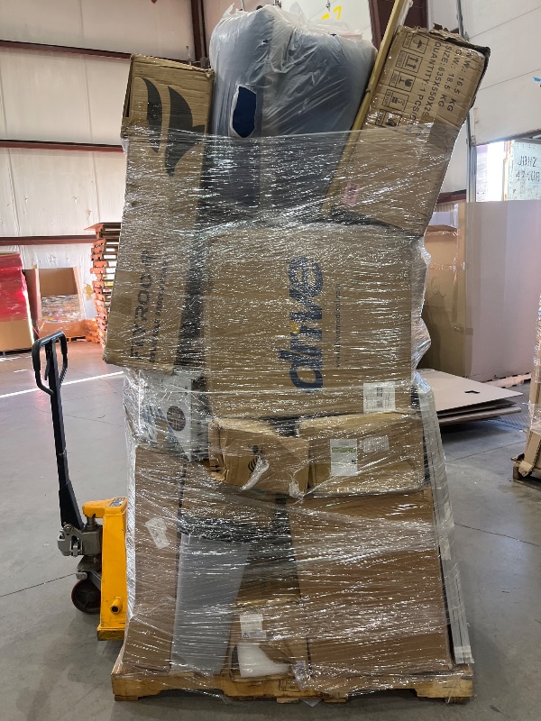 Photo 1 of  pallet roughly 60 items