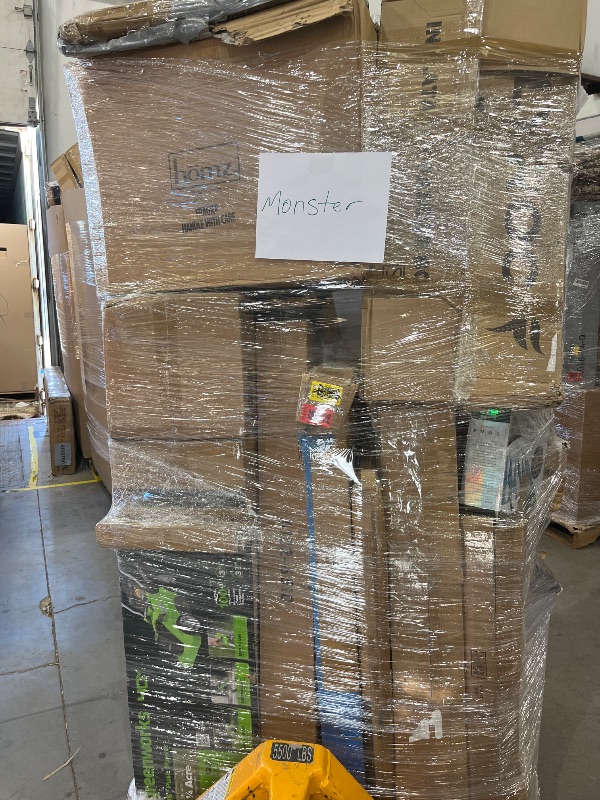 Photo 1 of  pallet roughly 60 items