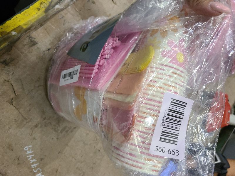 Photo 1 of 236pcs Groovy Daisy Party Supplies Daisy Plates Napkins Flower Tablecloth Banner Balloons Daisy Boho Paper Cups Dinner Tableware Set for Birthday Baby Shower Decorations Wedding Deco Serve 24 Guests