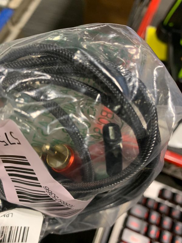 Photo 1 of ***lIGHTNING TIP BROKEN***WORLDBOYU Lightning to RCA Cable Audio Aux Adapter, Stereo Y Splitter Adapter for Select iPhone, iPad and iPod Models for Power Amplifier, Car, Home Theater, Speaker and More Silver 6FT