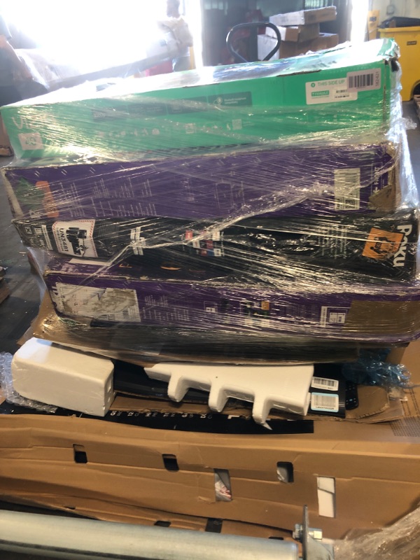 Photo 1 of **NO RETURNTS*********6 NO FUNCTIONAL  TV SOLD FOR PARTS*****FINAL SALE***!!!! NO RETURNS******