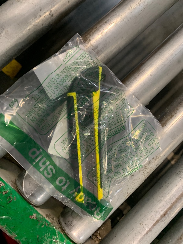 Photo 1 of "Naxypnalic Heavy-Duty Retractable Utility Knife – Quick-Change Blades (3 Included). Precision Box Cutter for Warehouse, Moving & Packaging. Durable, Ergonomic Design for Smooth Cutting."