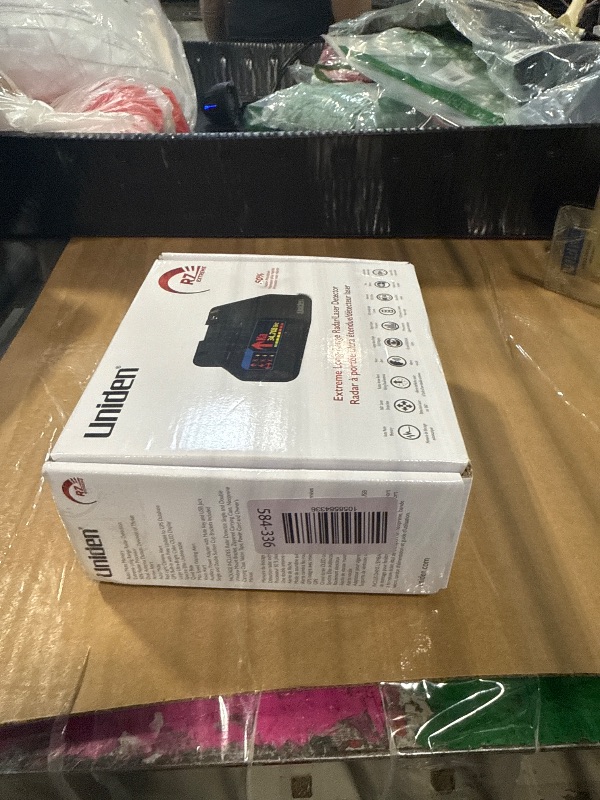 Photo 1 of **DOESNT WORK***
Uniden R7 Extreme Long Range Laser/Radar Detector, Built-in GPS, Real-Time Alerts, Dual-Antennas Front & Rear w/Directional Arrows, Voice Alerts, Red Light and Speed Camera Alerts