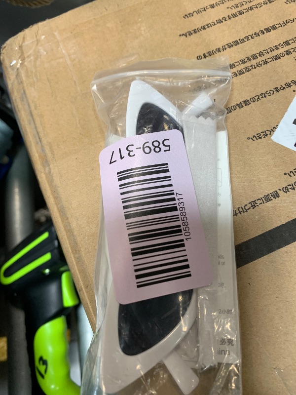 Photo 1 of ***ONLY ONE**FOURCHEN Retro Vintage Narrow Cat Eye Sunglasses for kids Clout Goggles Plastic Frame (cateye white+cateye black)