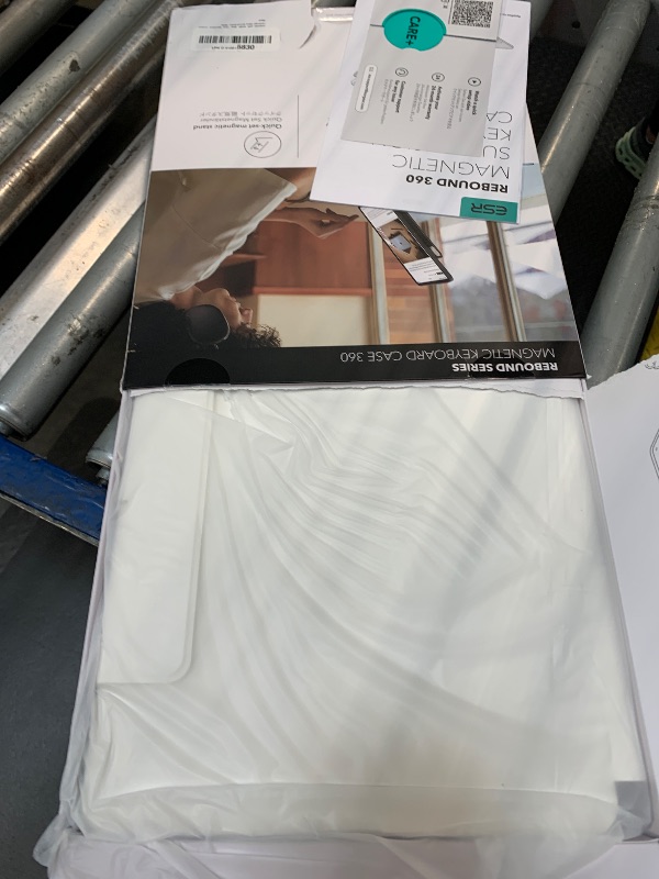 Photo 1 of ESR Rebound Magnetic Keyboard Case 360, Compatible with iPad Air 12.9, US Layout, White