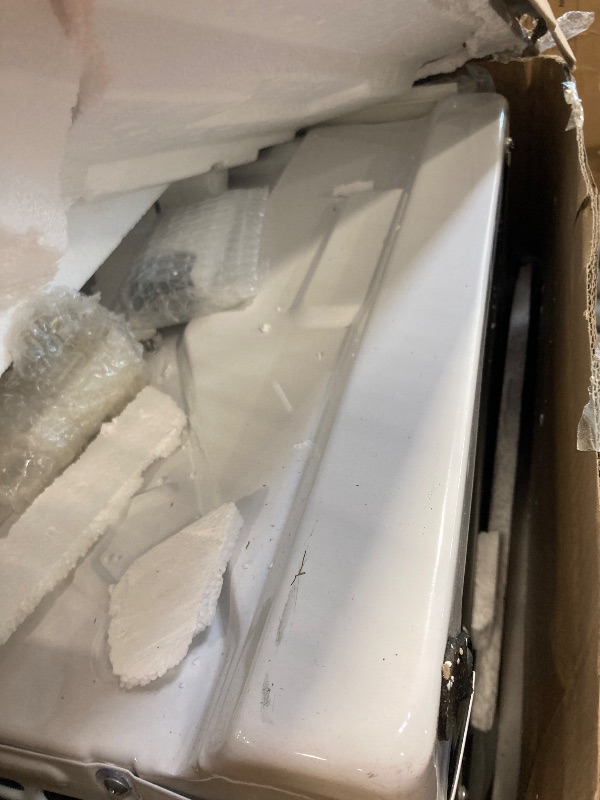 Photo 1 of **VERY USED ** PioneerWorks Mq7ai3KKb56YlVZpTEfYTQhX44v AEZ06LQQ1 Air Conditioner, White