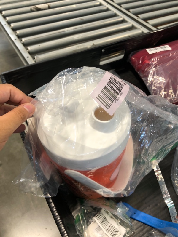 Photo 1 of **MISSING MOUTH GARD*****Gatorade Half Gallon Cooler Jug, Sports Hydration Jug, BPA-Free, 64oz, Double Wall Insulation?