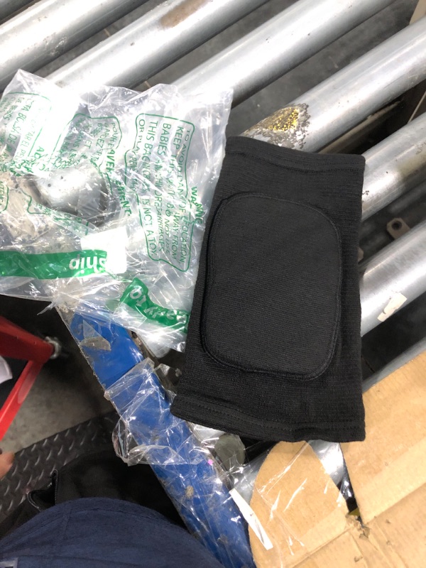 Photo 1 of ***MISSING ONE***SUJAYU Knee Pads for Women Men, Dance Knee Pads Wrestling Knee Pads Basketball Knee Pads Volleyball Knee Pads for Women, Knee Protector Soft Knee Pads for Work (Black, Medium),,,,>>>?>??>
32 / 5.000
a single unit as in the photo??>?>??>