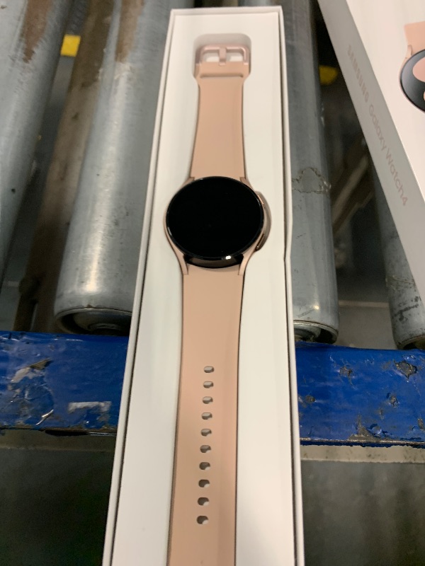 Photo 1 of **IT DOESN’TTURN ON** Samsung Galaxy Watch 4 40mm Bluetooth Smartwatch with ECG Heart Rate Monitor, Tracker for Health, Fitness, Running, Sleep Tracking, GPS Fall Detection, US Version, SM-R860NZDAXAA, Pink Gold