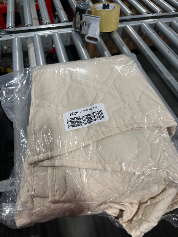 Photo 1 of Ameritex Waterproof Blanket Reversible Dog Bed Cover Pet Blanket for Furniture Bed Couch Sofa