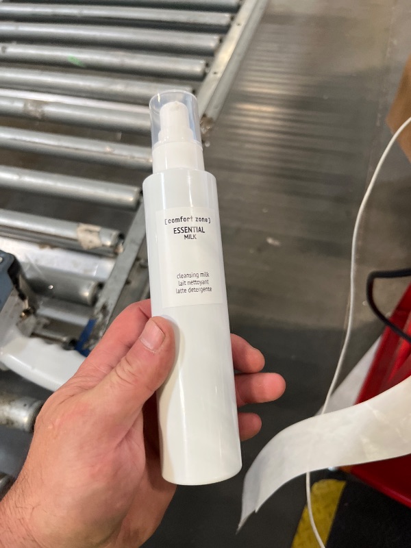 Photo 1 of [ comfort zone ] Essential Cleansing Milk, 6.76 fl. Oz (Pack of 1)