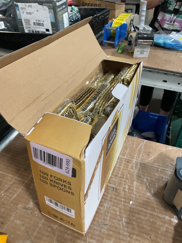 Photo 1 of (USED/FAIR) N9R 300PCS Gold Plastic Silverware, Heavy Duty Gold Plastic Cutlery Set Disposable Flatware Dinnerware, 100 Forks, 100 Spoons, 100 Knives, Perfect for Party, Wedding and Daily Use