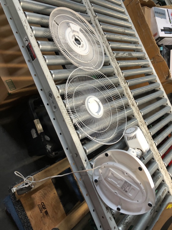 Photo 1 of ***HEAVILY USED AND DIRTY - INCOMPLETE - MISSING BLADE - SEE PICTURES***
EZ-CHILL 16” Oscillating Table Fan with Adjustable Tilt, Convenient Push Button Controls, Quiet, 3 Speed, Desk Fan, Airflow 15.75 ft/sec, Ideal for Home, Bedroom, Dorm & Office, MTFD