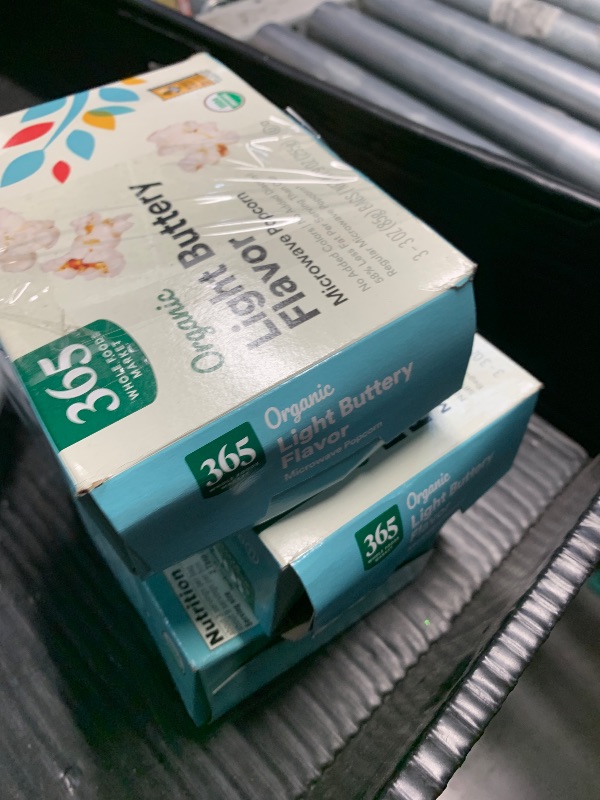 Photo 1 of ***(EXP: 07/23/25 )NONREFUNDABLE***365 Everyday Value, Organic Microwave Popcorn, Light Butter Flavor, 3 oz, 3 pk  (3 pack)