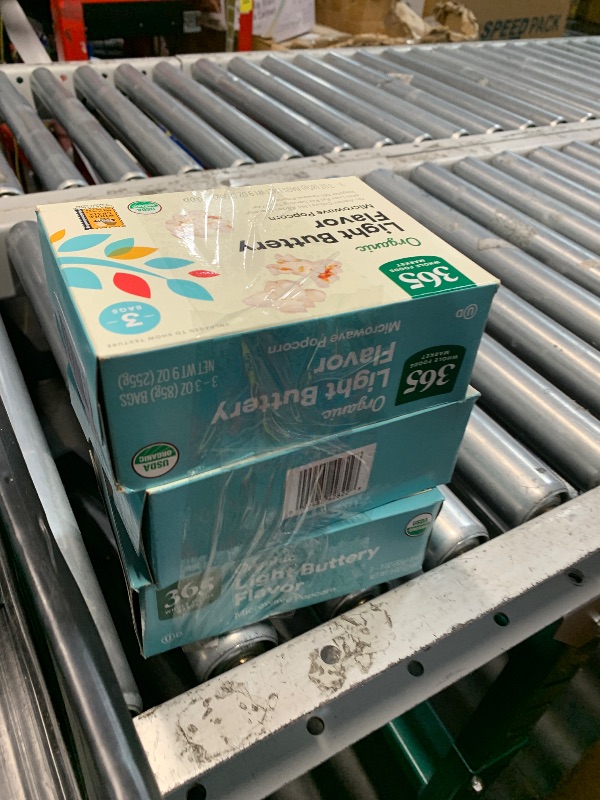 Photo 1 of ***(EXP:07/23/25 )NONREFUNDABLE***365 Everyday Value, Organic Microwave Popcorn, Light Butter Flavor, 3 oz, 3 pk (3 CT)