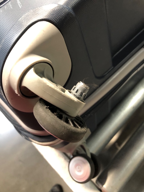 Photo 1 of ***DAMAGED - WHEEL BROKEN - COVERED IN SCRATCHES - SEE PICTURES***
Samsonite Freeform 24-Inch Medium Luggage with Dual 360° Spinner Wheels - Checked Suitcase - TSA Lock, Airline-Approved - Lightweight Durable Polypropylene Expandable Hardshell - Navy
