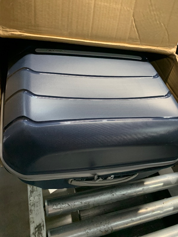 Photo 1 of ***DAMAGED - WHEEL BROKEN - COVERED IN SCRATCHES - SEE PICTURES***
Samsonite Freeform 24-Inch Medium Luggage with Dual 360° Spinner Wheels - Checked Suitcase - TSA Lock, Airline-Approved - Lightweight Durable Polypropylene Expandable Hardshell - Navy