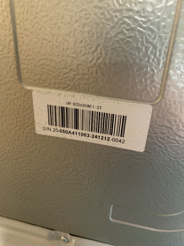 Photo 1 of **************FOR PARTS ONLY---SEE NOTES BEFORE BID*********************
BLACK+DECKER 24 Cu. Ft. Top Mount Refrigerator with Freezer, 2 Door Refrigerator with Top Freezer and Adjustable Temperature Control, Full Size Kitchen, ENERGY STAR, BR2400JS, Stainl