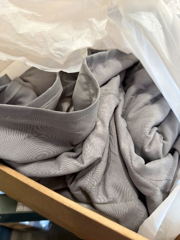 Photo 1 of ***(STOCK PHOTO FOR REFERENCE ONLY)***Cooling Comforter, Full/Queen, Blanket for Hot Sleepers, All Season Bedding to Keep Cool for Night Sweats, Breathable Lightweight Blanket, 90"x90" Inches, Cool Gray