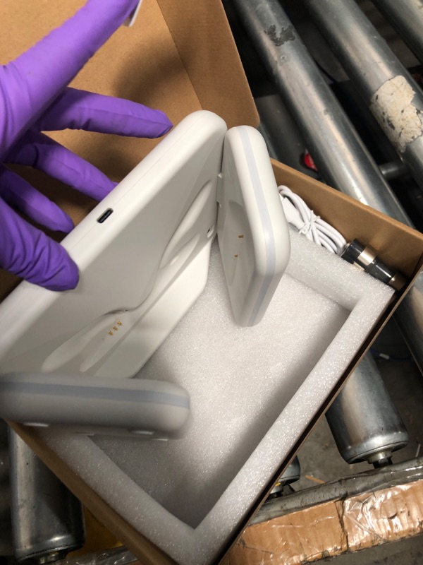 Photo 1 of ****************Missing charging pins for headset**************
RGB Charging Dock for Oculus Quest 3S/3?Foldable Charging Station for Meta 3S VR Headset & Controllers, with 2 Rechargeable 2100mAh Batteries, Supports LED Indicator