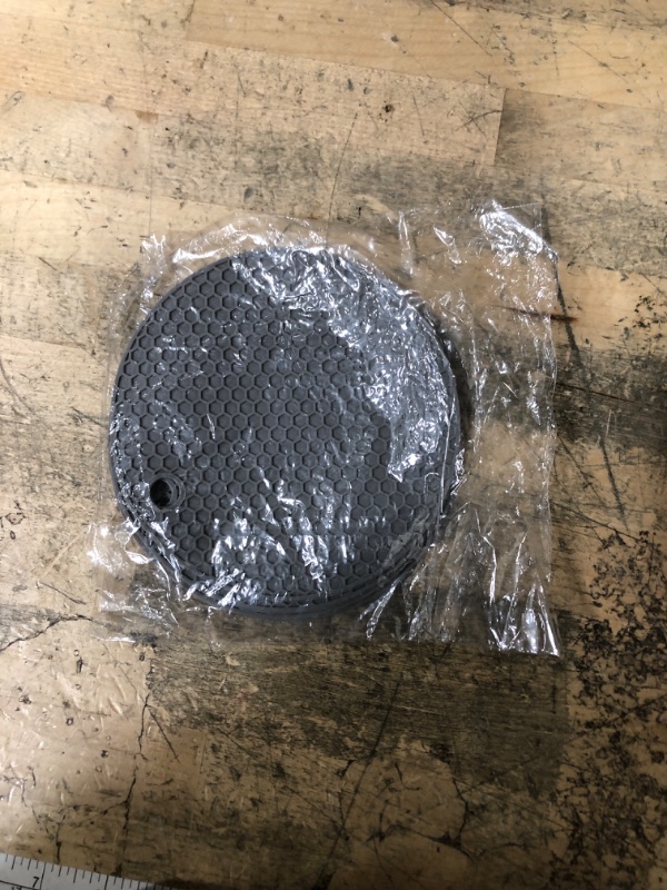 Photo 1 of 4PCS Heat Resistant Table Placemats for Kitchen Non Slip Silicone Insulation Pads Dining Table Protection Hot Dish Placement