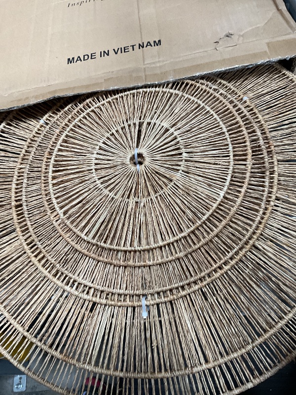 Photo 1 of (USED/FAIR) CHI AN HOME Wicker 23 Inch Jute Wall Decor Baskets, Set of 6 Extra Large Woven Jute Wall Plates, 23",21",15",13",12,10", Decorative Baskets for Wall Arts, Wall Hanging for Bedroom, Living Room, Office