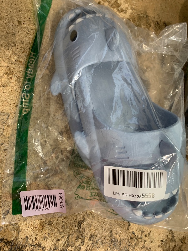 Photo 1 of (BAGGED) (USED/FAIR) welltree Shark Slides for Women and Men Novelty Pillow Slippers Open Toe Shark Sandals Cushioned Cloud Slides,Blue,9-10 Women/7.5-8.5 Men