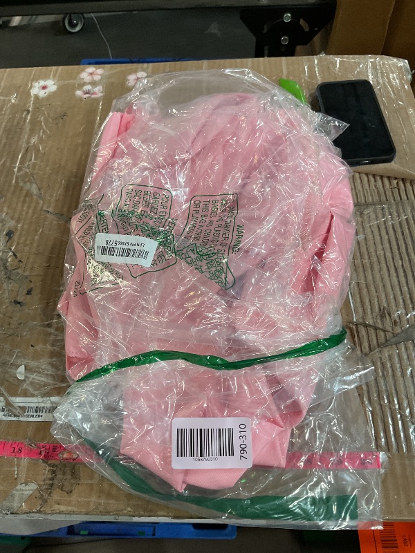 Photo 1 of (BAGGED) (USED/FAIR) JYFLZQ Pink Round Tablecloth 70 Inch for 4 Foot Tables Machine Washable Stain Resistant Polyester Fabric Table Cloth Table Cover for Parties Banquet Wedding(Equipped with 4 Napkin Cloth)