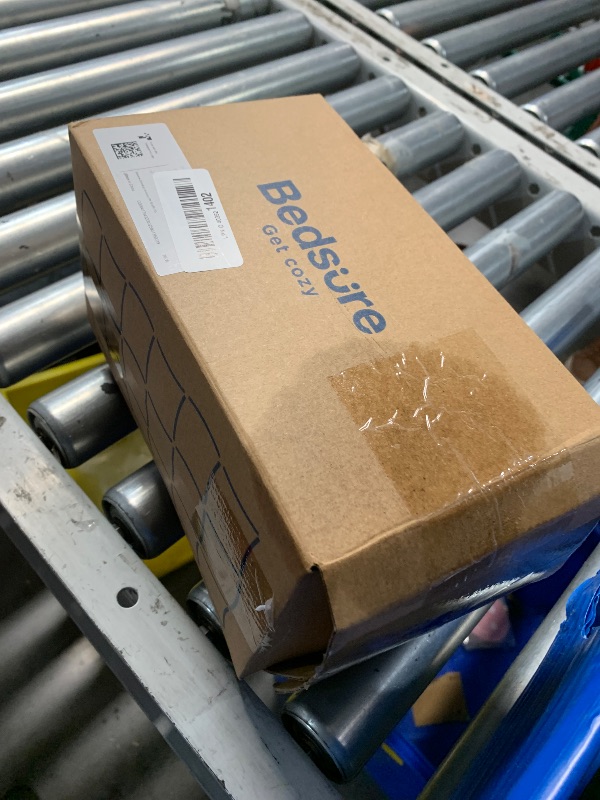 Photo 1 of (USED/FAIR) Bedsure GentleSoft Brown Throw Blanket for Couch - Cozy Soft Fleece Blankets for Women, Cute Small Throws for Girls, Mocha Meringue, 50x60 Inches