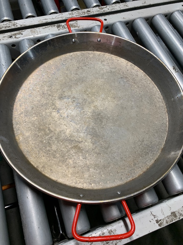 Photo 1 of (used)(damaged)(see images) Garcima 17-Inch Carbon Steel Paella Pan, 42cm