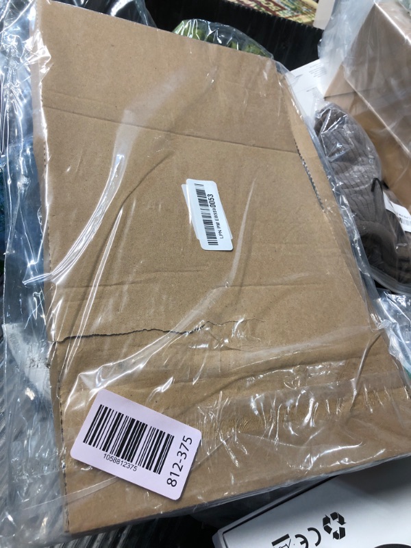 Photo 1 of 100 Pack VIP Metallic Wristbands for Event | Premium Cloth Wristband with Lurex Jacquard Weaving | Shimmering VIP Lettering Wristband for Events, Festivals and Access Control | Green