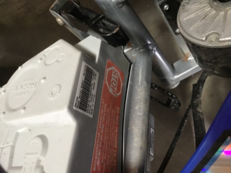 Photo 1 of **Final sale , Does not work !! Turns on does not drive & back tire is flat **
Razor MX350 Dirt Rocket Electric Motocross Bike, Blue, 10-12 inches