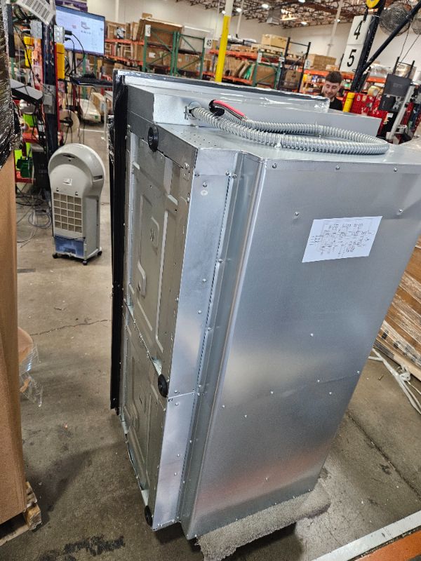 Photo 1 of ** ONE OF THE DOOR GLASSES IS BROKEN ** Empava Luxury 2024 New Model 30 inch Double Electric Wall Oven with Air Fry Self-cleaning ( Stainless steel )