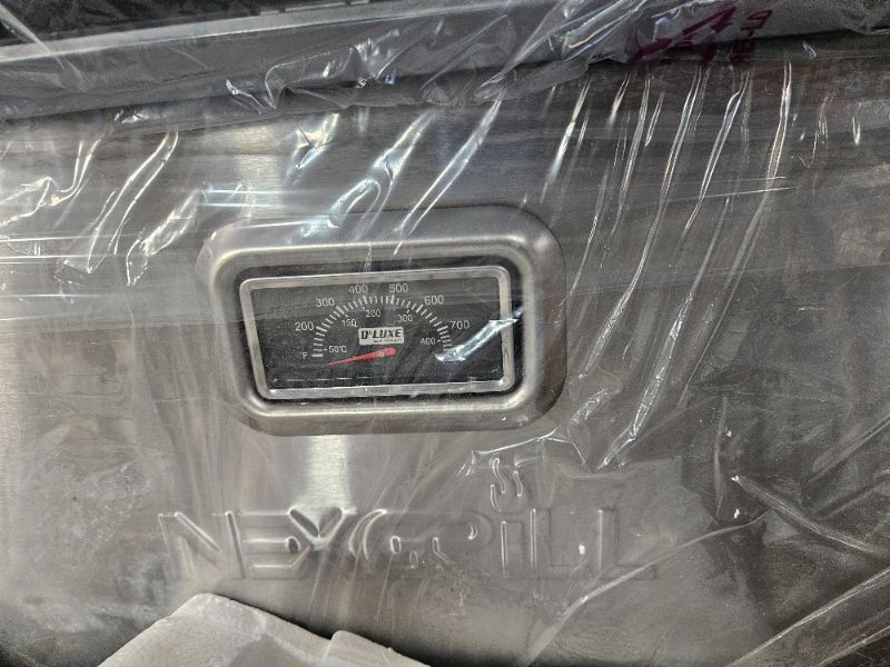 Photo 1 of **************Missing a few parts. Functions fine***************
Nexgrill Deluxe 6-Burner Propane Gas Grill with Ceramic Searing Side Burner, Stainless Steel Frame, Rotisserie Kit, 60,000 BTUs Output, BBQ Grill Perfect for Outdoor Gatherings - 720-0896X