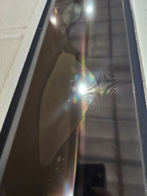 Photo 1 of ** Broken screen, final sale ** Samsung 55-Inch Class QLED Q7F Series Samsung Vision AI Smart TV (2025 Model, 55Q7F) Quantum HDR, Object Tracking Sound Lite, Q4 AI Gen1 Processor, 4K upscaling, Gaming Hub, Alexa Built-in