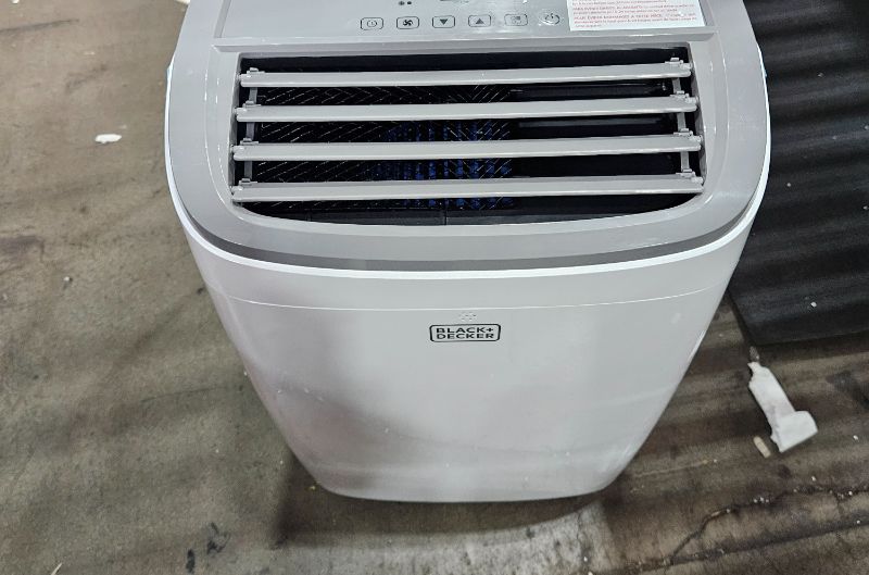 Photo 1 of ** For parts only, does not power on ** BLACK+DECKER Portable Air Conditioner, 9,000 BTU (5,300 BTU SACC) for Rooms up to 400 Sq. Ft., Portable AC with Follow Me Remote Control and Window Kit, BPACT08WT, White