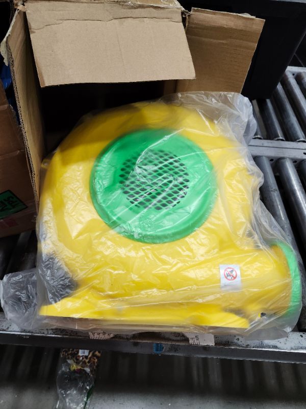 Photo 1 of **************HAS A HOLE THAT NEEDS TO BE PATCHED***********
RETRO JUMP Bounce House,8 in 1 Inflatable Obstacle Course Bounce House,Inflatable Water Slide,Waterslide Park with Climbing Wall,Large Splash Pool,Obstacles,Sprinkles,Bouncy Castle Water Slide