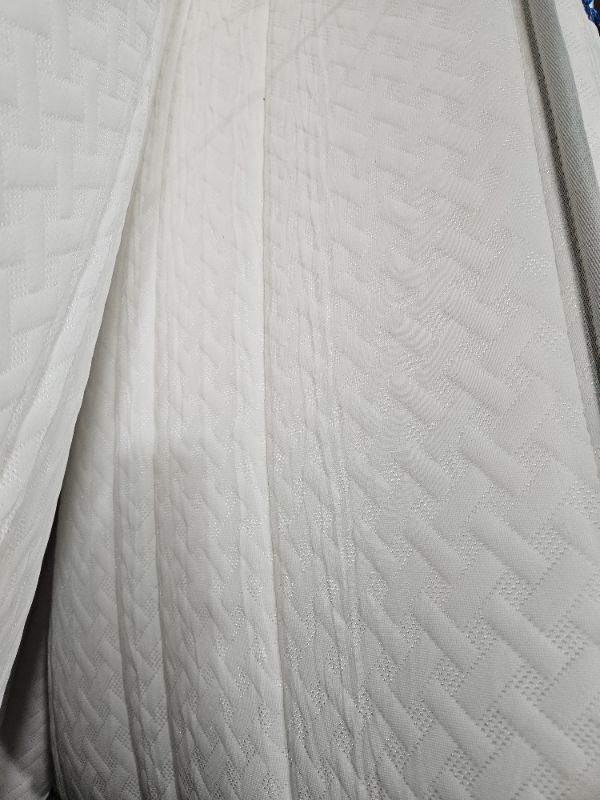 Photo 1 of ***FACTORY SEALED***
Zinus 8 Inch Foam and Spring Hybrid Mattress [New Version], Queen, Fiberglass Free, Medium Firmness, Durable Support, Certified Safe Foams & Fabric, Mattress in A Box