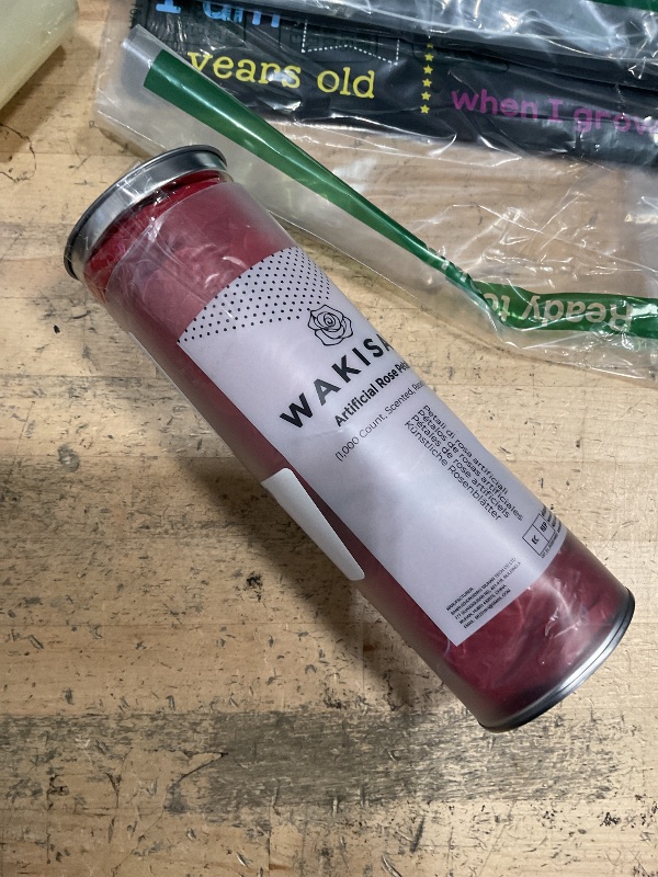 Photo 1 of (Pre-Separated, Scented) WAKISAKI Artificial Silk Rose Petals for Wedding Flower Petals for Romantic Special Night, for Proposal, Anniversary (1,000 PCS, Dark Red)