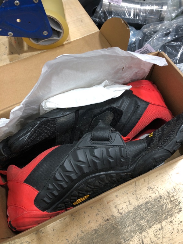Photo 1 of *** VERY USE***    Vibram Men's FiveFingers V-Train 2.0 Shoe, Black/Red, 12.5-13