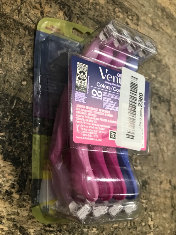 Photo 1 of Gillette Venus Simply3 Disposable Razors for Women, 8 Count, Designed for a Close and Comfortable Shave