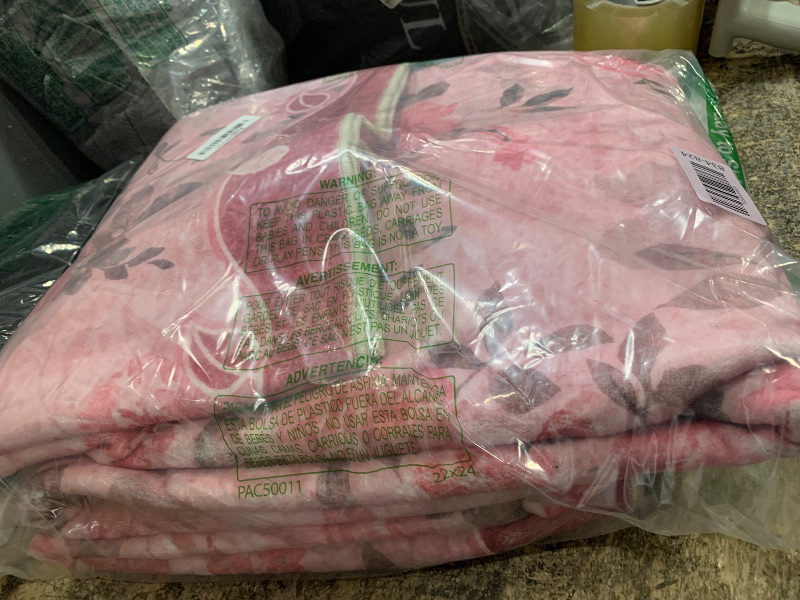 Photo 1 of (BAGGED) (USED/FAIR) Lahome Floral Area Rugs 5x7 Washable,Hot Pink Rugs for Bedroom Farmhouse Living Room Rugs, Ultra-Thin Non Slip Carpet Non-Shedding Rug for Dining Room,Kids Playroom,Nursery (5'X7',Pink)