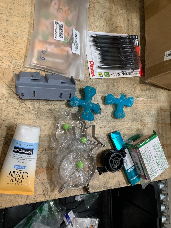 Photo 1 of ***Bundle of Miscellaneous home goods 
