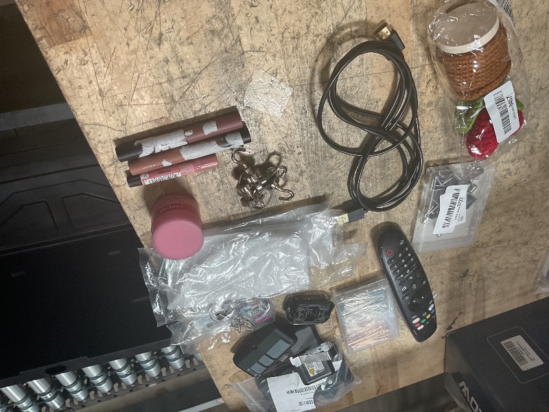 Photo 1 of ***Bundle of miscellaneous home goods/makeup 