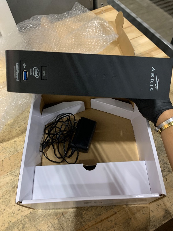Photo 1 of **FOR PARTS ONLY**
ARRIS (SBG7600AC2) - Cable Modem Router Combo - DOCSIS 3.0 & AC2350 WiFi, for Comcast Xfinity, Cox, check with ISP for compatibility [Not for Spectrum] Four 1 Gbps Ports , 800 Mbps Max Internet Speeds